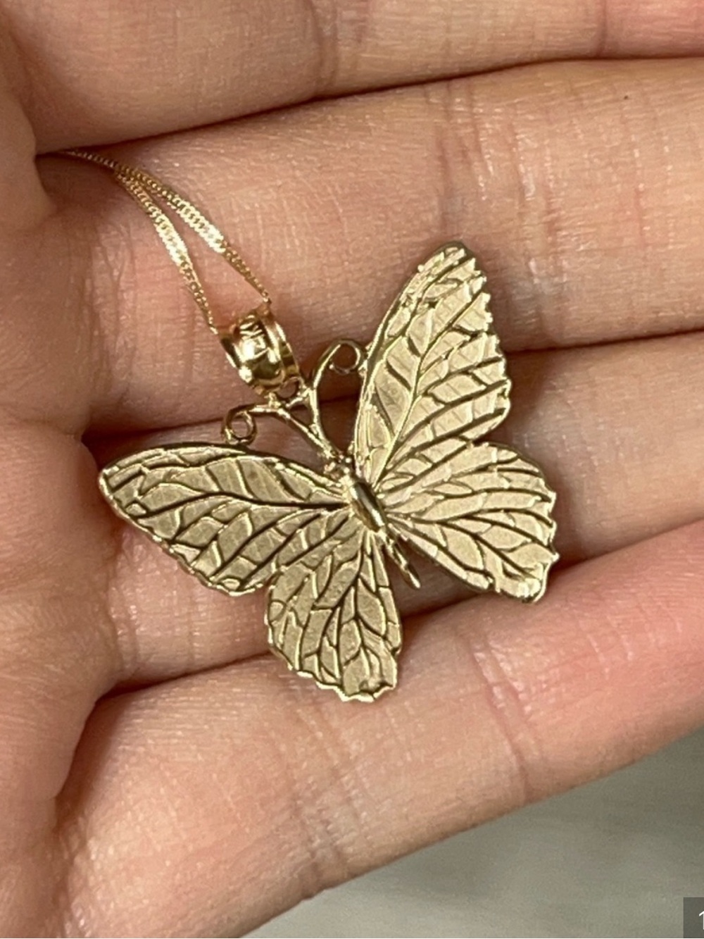 14k Gold Butterfly Pendant 3.6g
